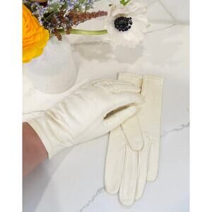 Vintage Ivory Leather Glovesb